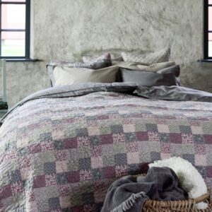 Blankets & Bedspreads