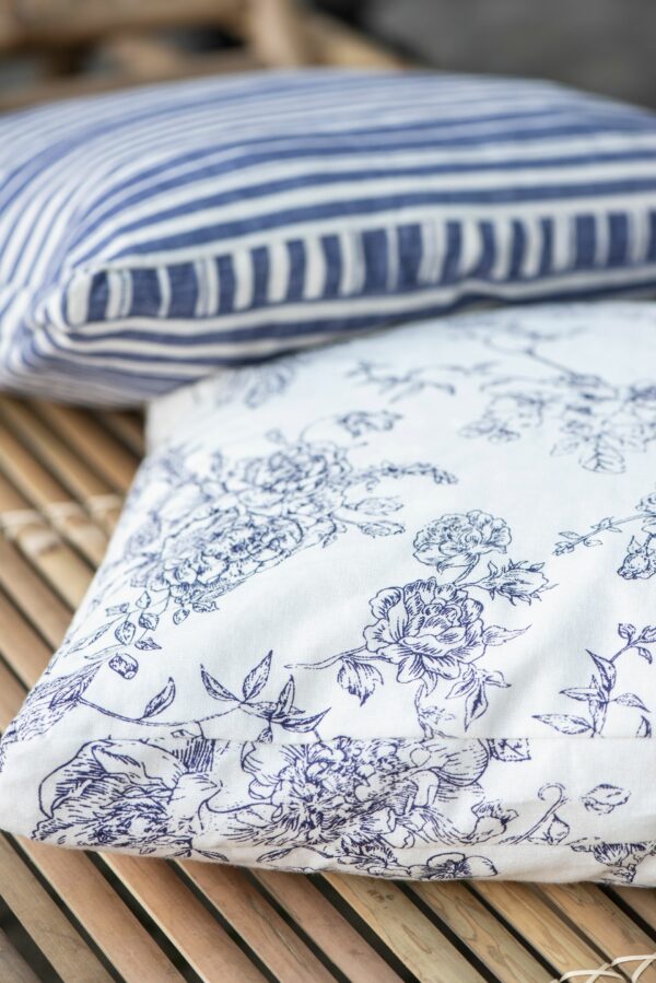 Cushion Cover Blue flowers - Image 3