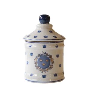 Porcelain jar Gripsholm from Simply Scandinavia